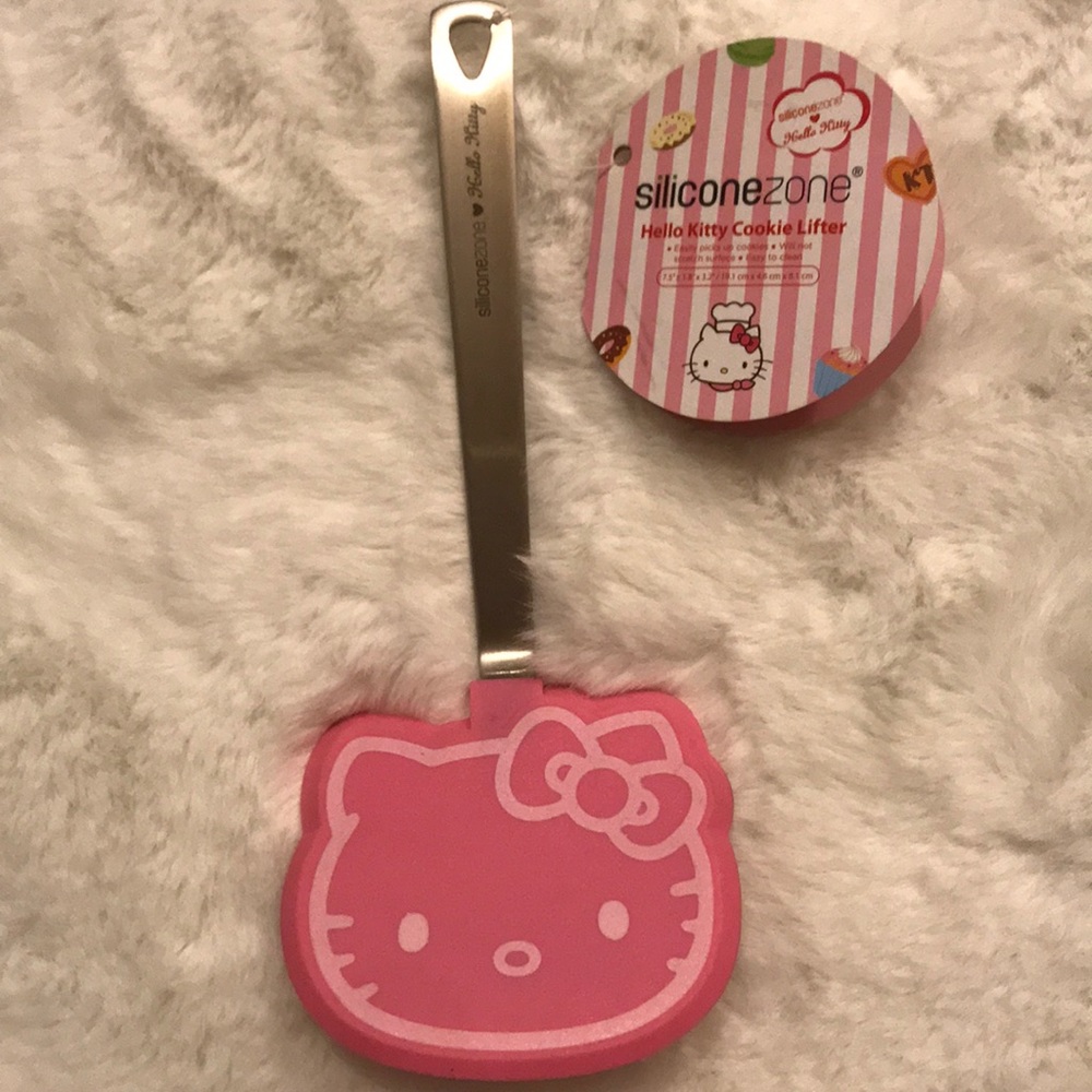 Hello Kitty cookie lifter